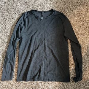 Men’s Lululemon Long Sleeve Medium